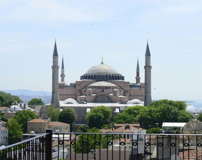 Agora Life - Außenansicht