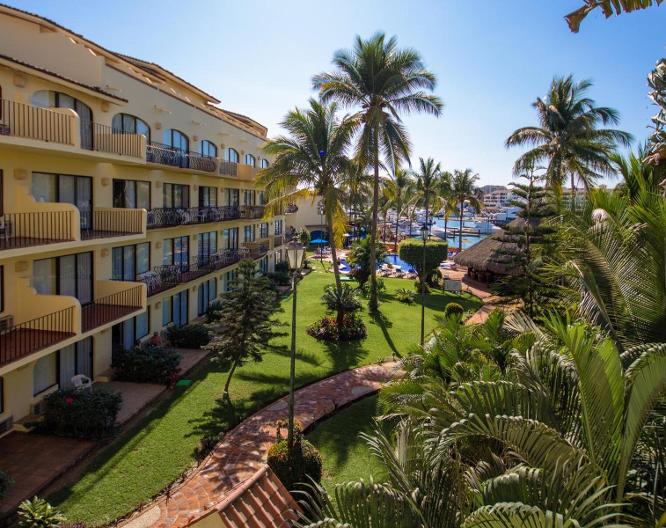 Flamingo Vallarta Hotel  Marina - Außenansicht