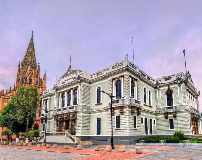 Staybridge Suites Guadalajara Novena - Außenansicht