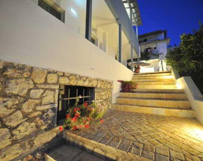 Hotel Agios Nikitas - Außenansicht