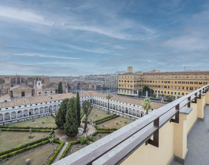 Camplus Hotel Roma Centro - Außenansicht