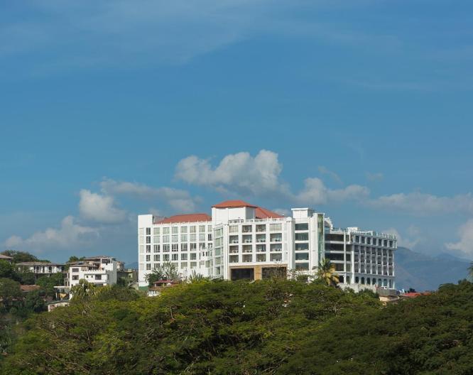 Grand Kandyan Hotel - Außenansicht