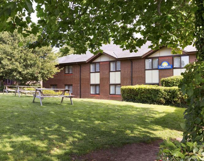 Days Inn by Wyndham Taunton - Außenansicht