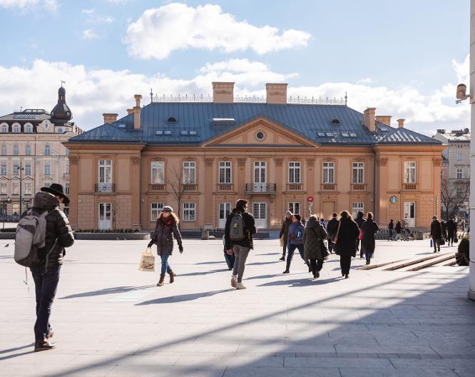 Central Palace - Allgemein