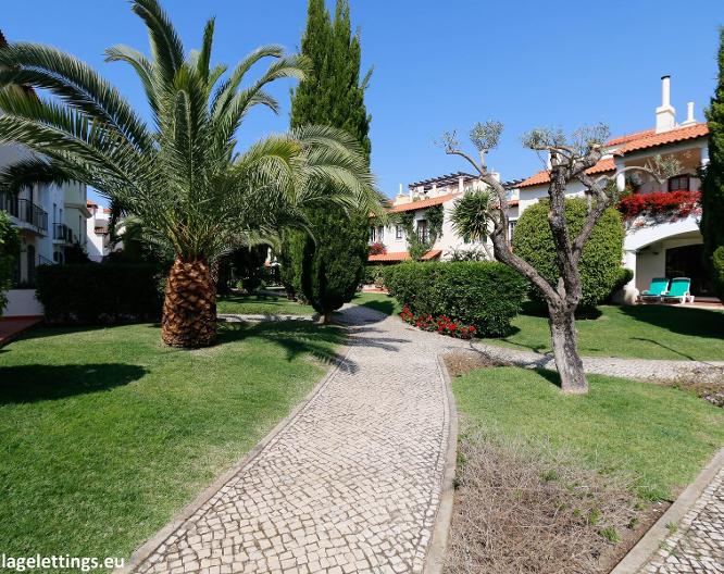 The Old Village by Village4U - Außenansicht