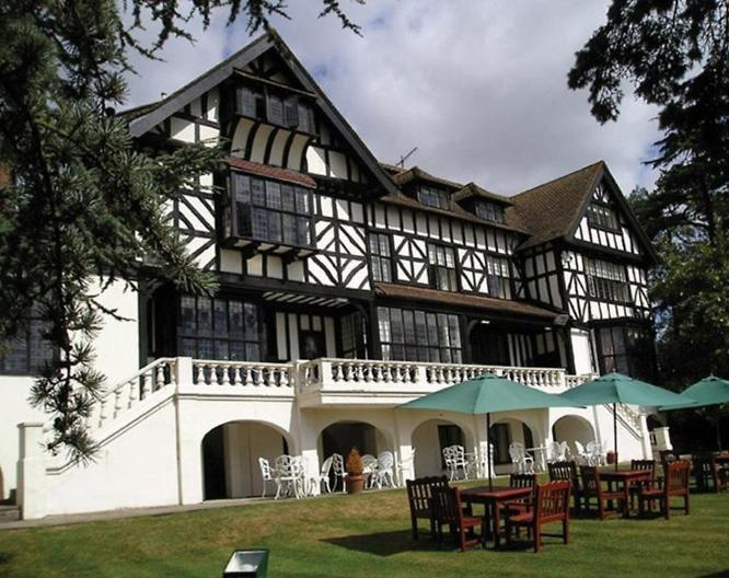 Laura Ashley The Manor Hotel - Außenansicht