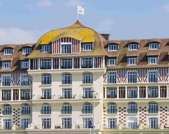 Hotel Royal Barrière - Außenansicht