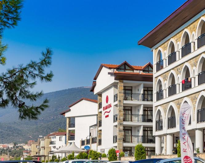 Ramada Resort Akbuk - Außenansicht