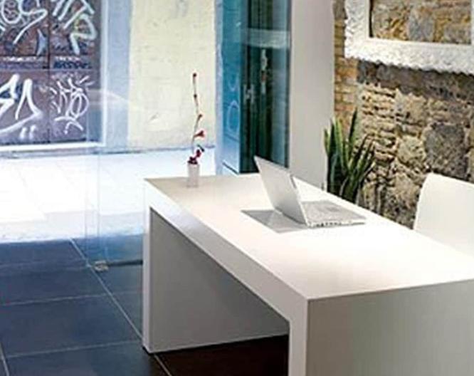 Ciutat Vella Apartaments - Essen und Trinken