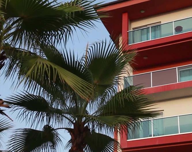 Club Side Coast Hotel - Außenansicht