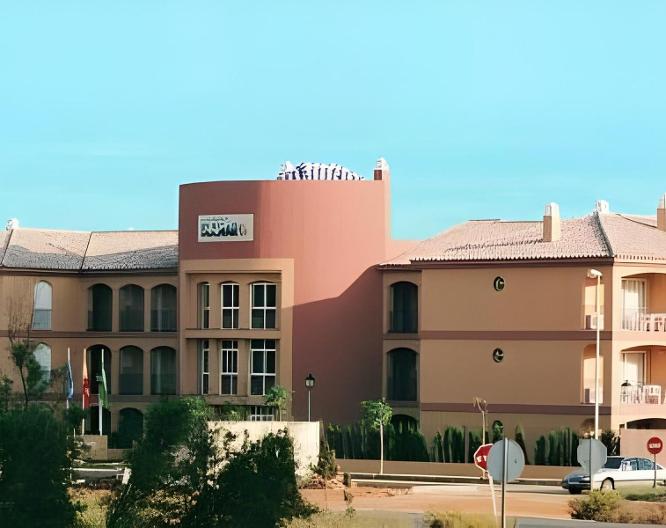 Apartamentos Leo Islamar - Außenansicht
