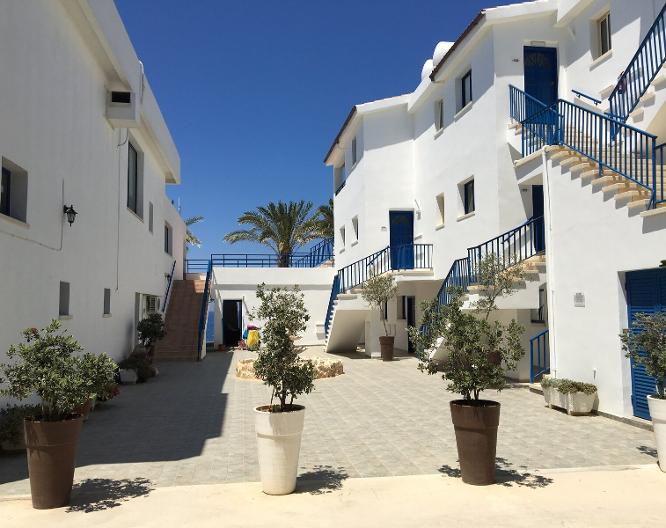 Vrachia Beach Hotel Apts - Außenansicht