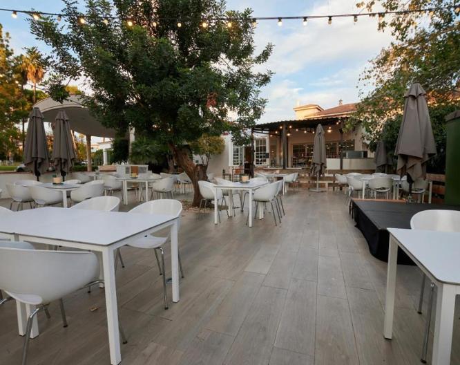 Crisol Jardines de Córdoba - Essen und Trinken