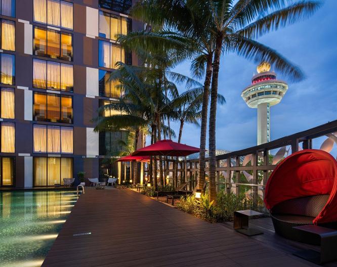 Crowne Plaza Changi Airport - Außenansicht