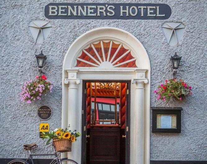Dingle Benners Hotel - Außenansicht