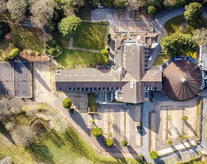 Copthorne Hotel Effingham Gatwick - Außenansicht