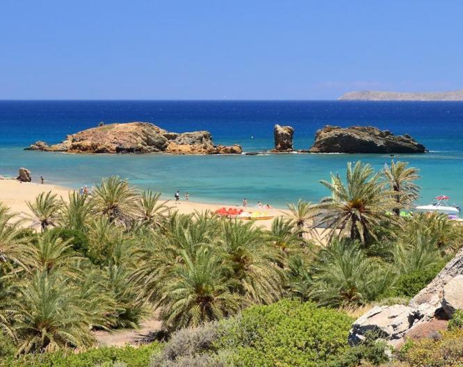 Hiona Holiday - Strand