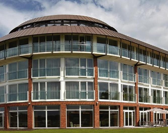 Lingfield Park Marriott Hotel & Country Club - Außenansicht