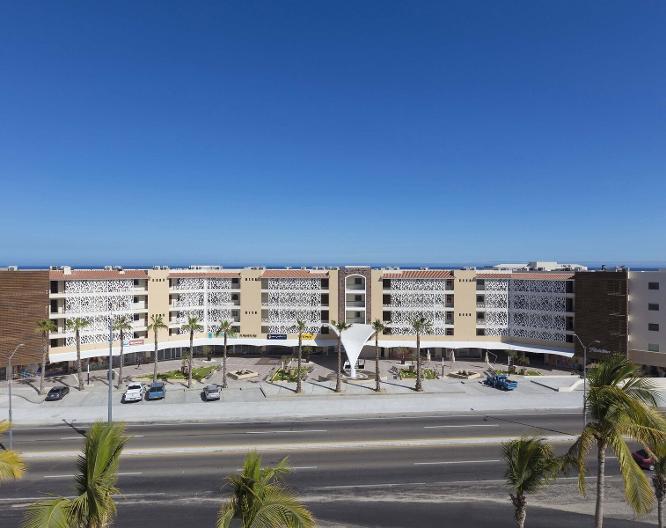 Krystal Grand Los Cabos Hotel - Außenansicht