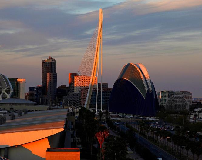 Holiday Inn Express Valencia-Ciudad Las Ciencias - Außenansicht