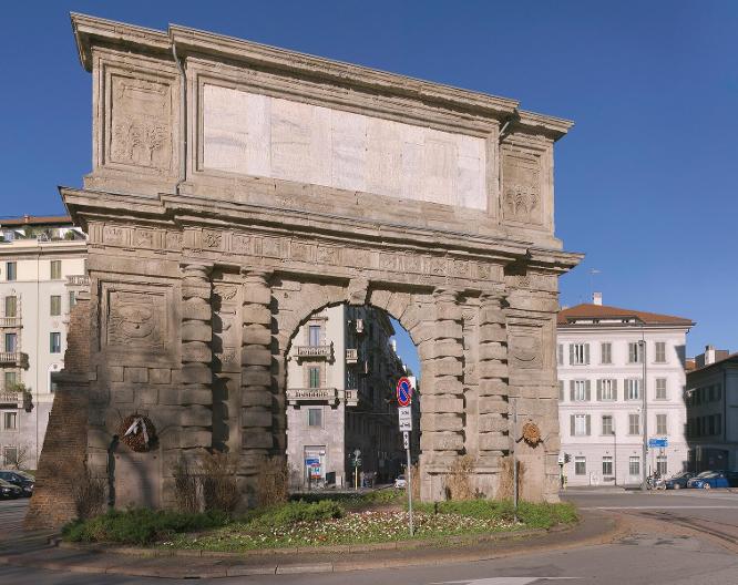 Arco Romana - Außenansicht