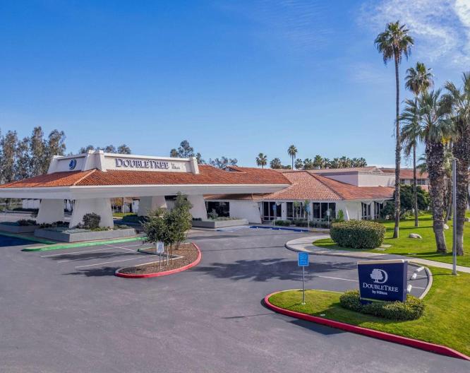 Doubletree Bakersfield - Außenansicht