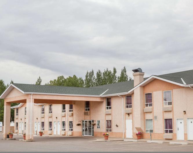 Super 8 by Wyndham Taber AB - Außenansicht