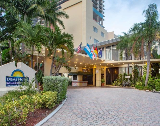 Days Hotel Thunderbird Beach Resort - Außenansicht