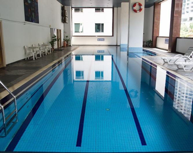 The Maple Suite - Pool