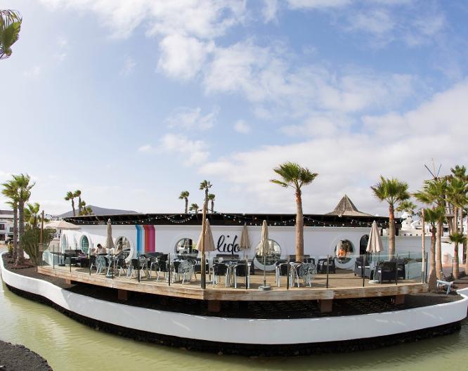 Aparthotel Sands Beach Resort - Außenansicht