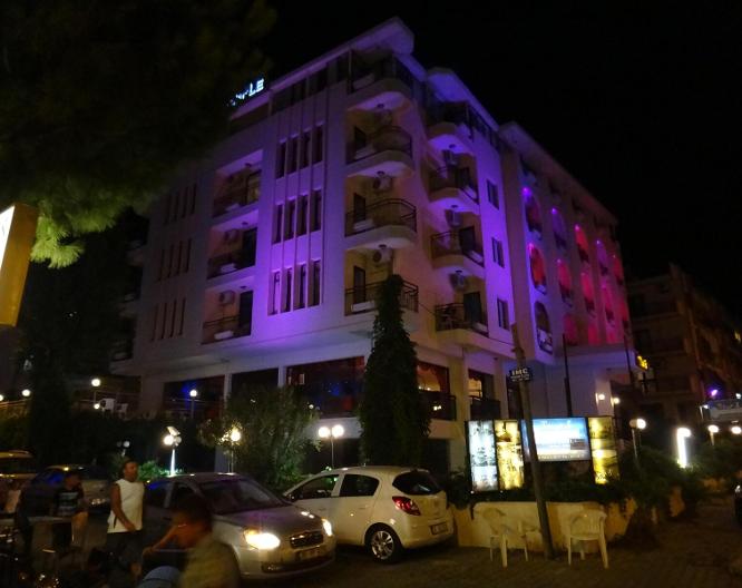 Temple Hotel - Außenansicht
