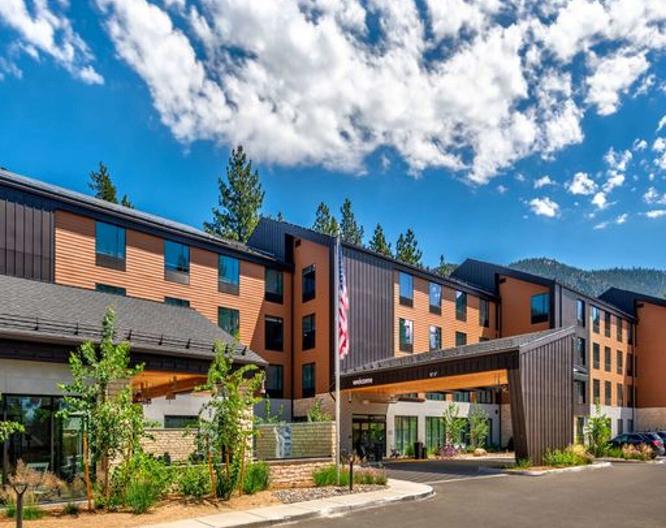 Hampton Inn & Suites South Lake Tahoe - Außenansicht