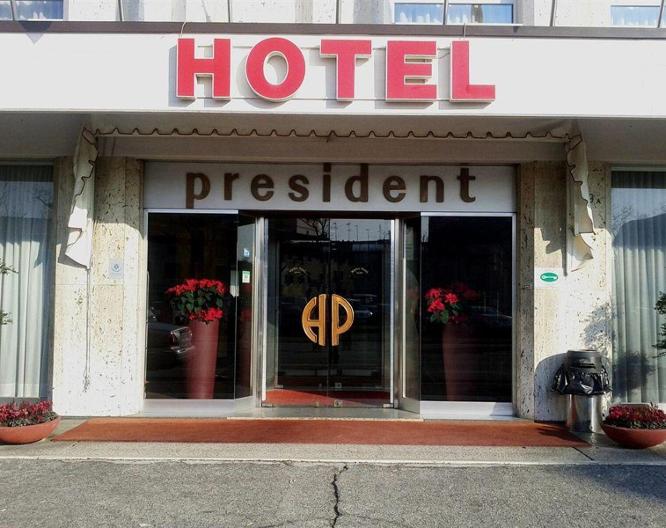 President - Außenansicht