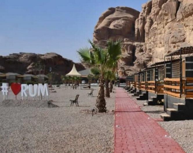 Rum Oasis Luxury Camp - Außenansicht
