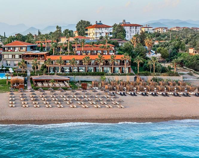 Adora Calma Beach Hotel - Außenansicht