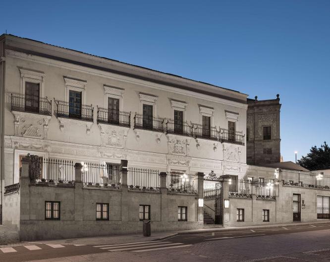 NH Palacio de Castellanos - Außenansicht