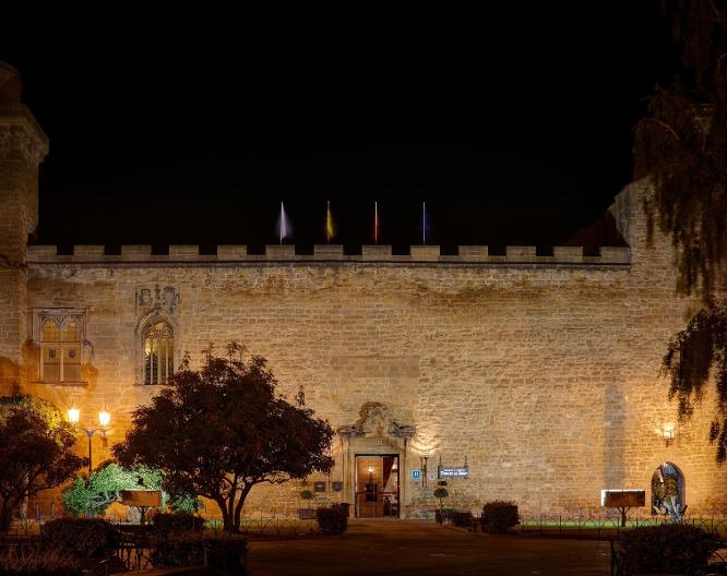 Parador de Olite - Außenansicht