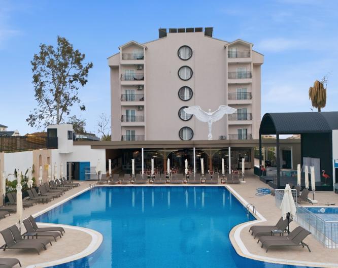 Q Ella Beach Hotel - Außenansicht