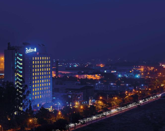 Radisson Blu Hotel Greater Noida - Außenansicht