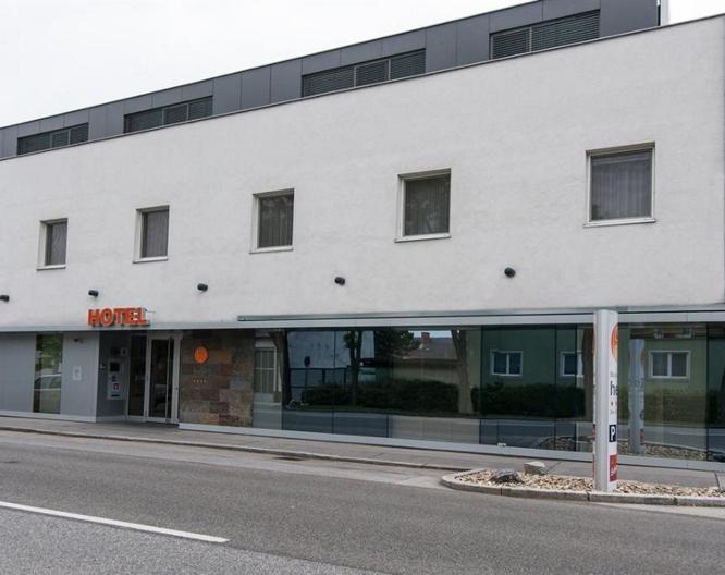 Heinhotel Vienna Airport - Außenansicht