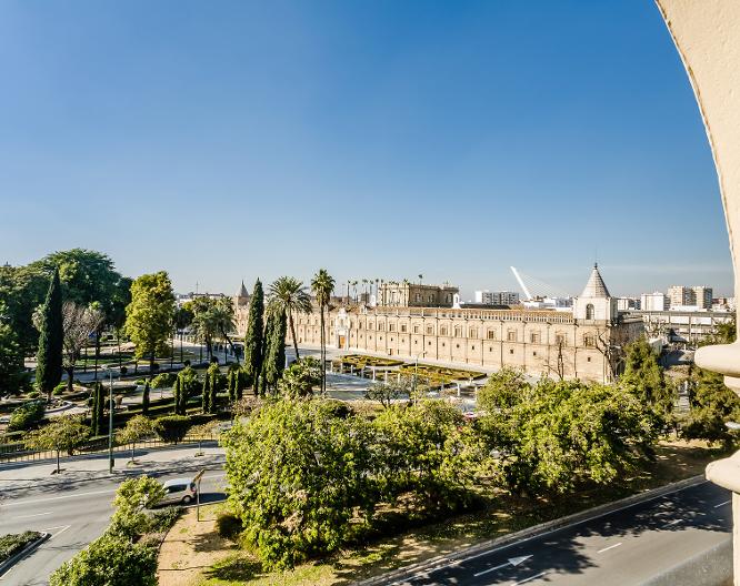 Hotel Sevilla Macarena - Außenansicht