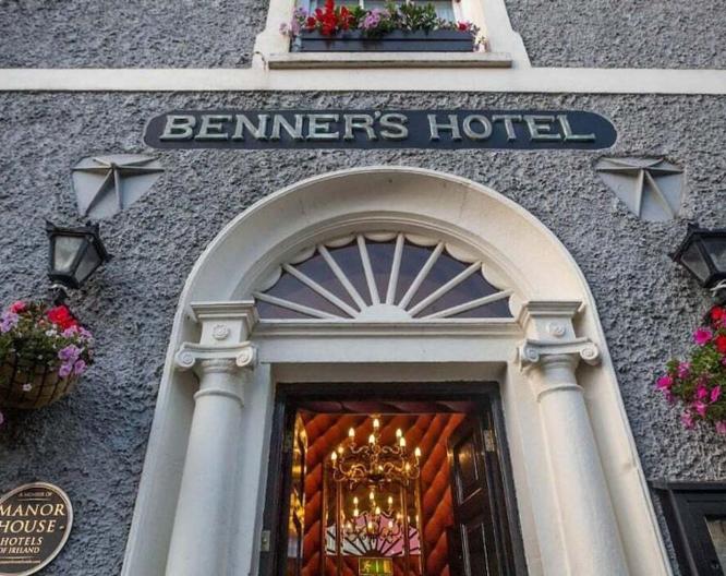 Dingle Benners Hotel - Außenansicht