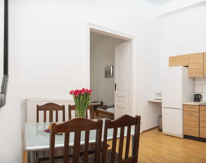 Station Aparthotel - Essen und Trinken
