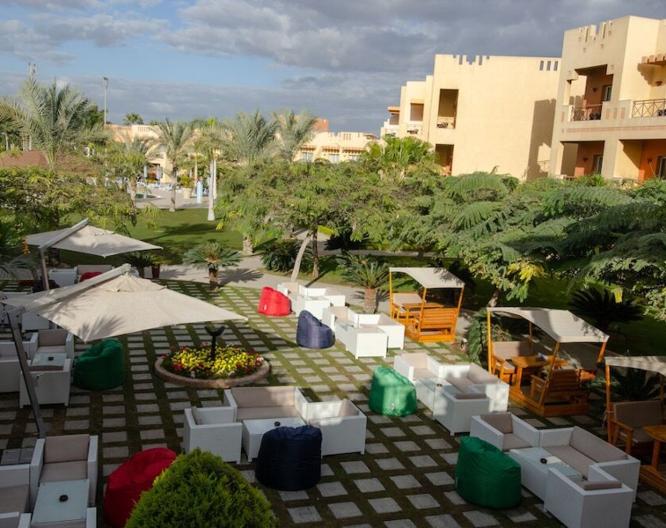 Swiss Inn Pyramids Golf Resort - Außenansicht