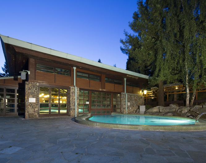 Disney's Sequoia Lodge - Außenansicht