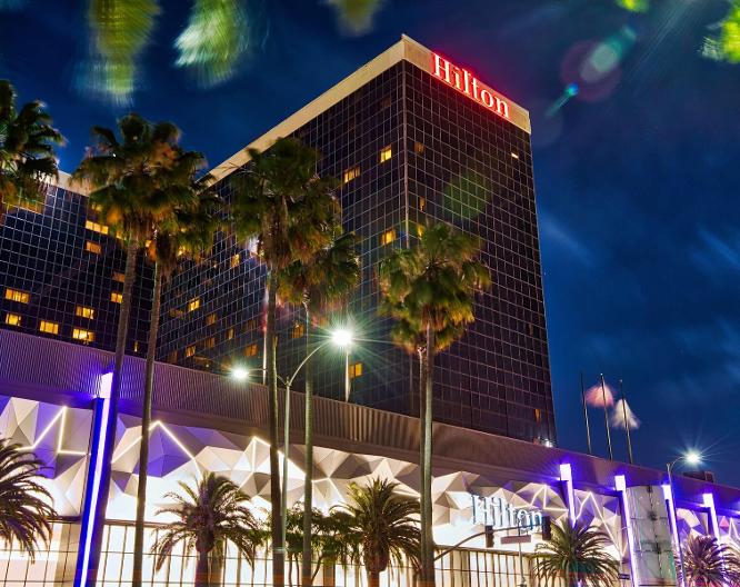 Hilton Los Angeles Airport - Außenansicht