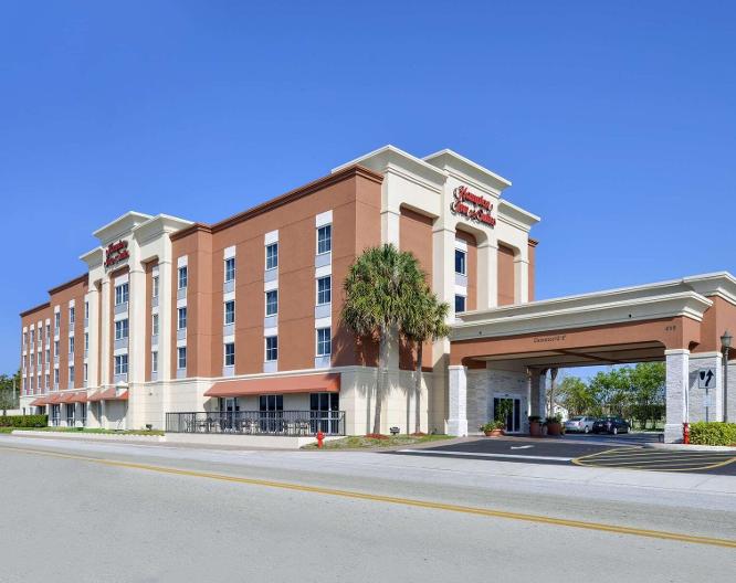 Hampton Inn & Suites Cape Coral - Außenansicht