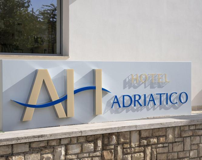 Hotel Adriatico - Außenansicht