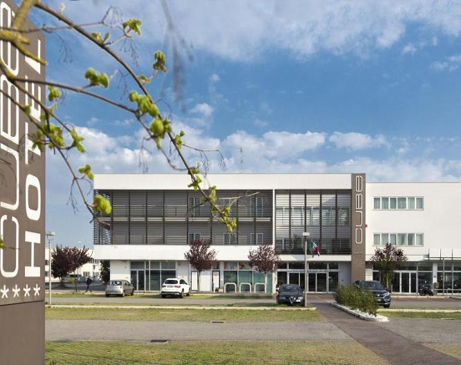 Cube Hotel - Vue extérieure