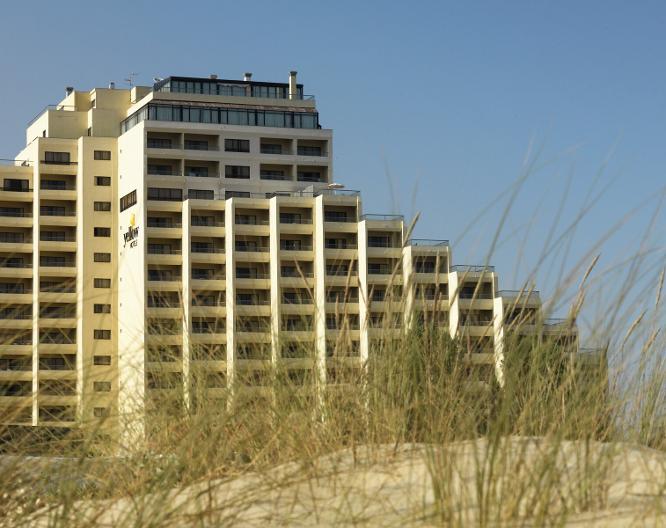 Hotel Yellow Monte Gordo Beach - Außenansicht